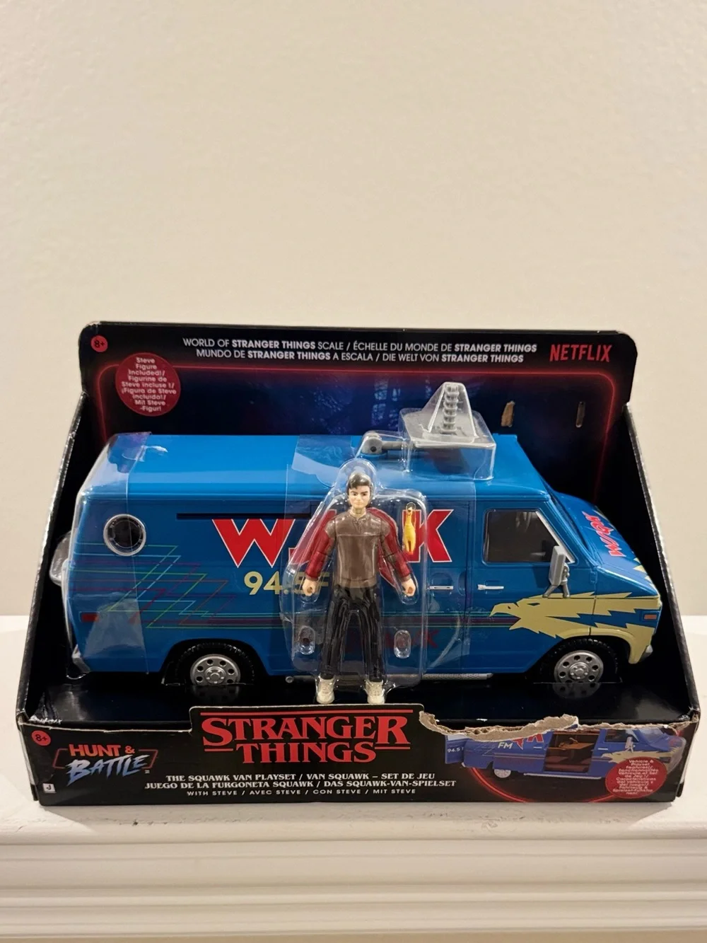STRANGER THINGS Figure World Vehicle Pack SQWK FM Blue Radio Van. NEW!!!